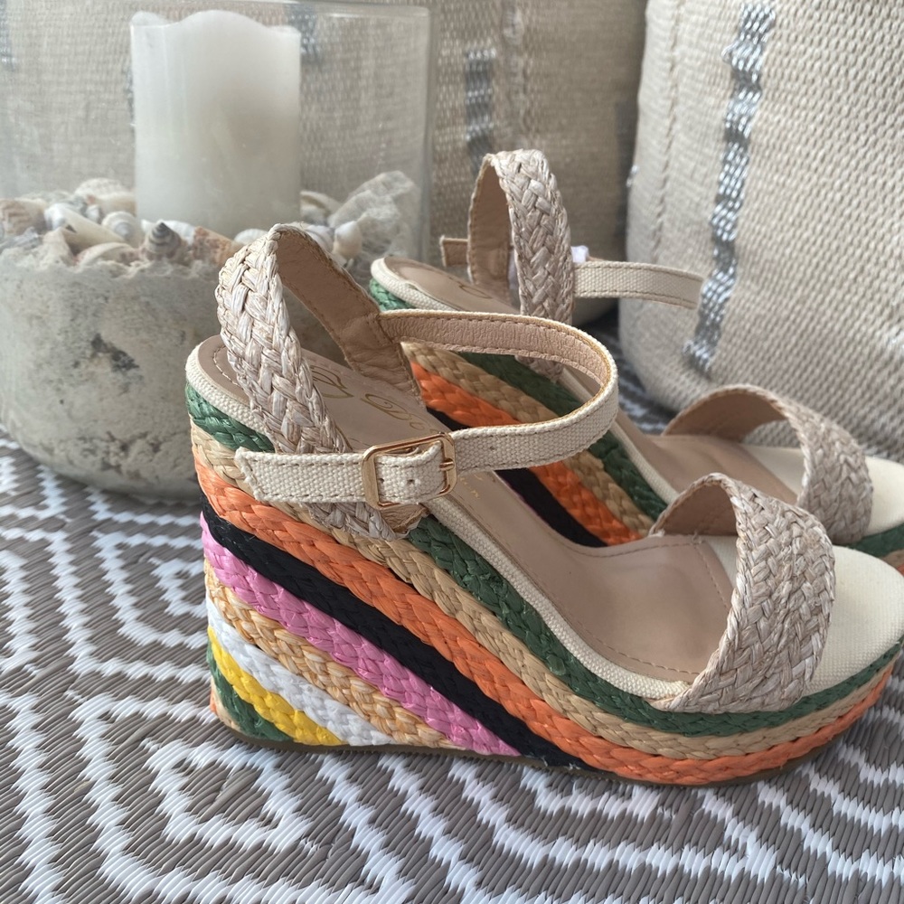 NWB Multicolored wedge sandals - Picture 3 of 7